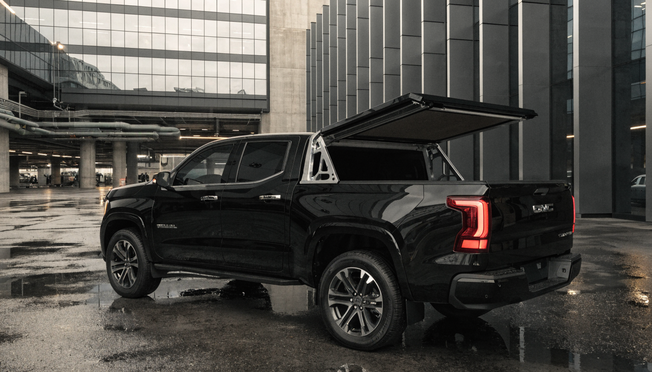 GMC Canyon with retractable tonneau cover